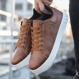 Norev | Męskie casualowe sneakersy z niską cholewką i sznurowaniem